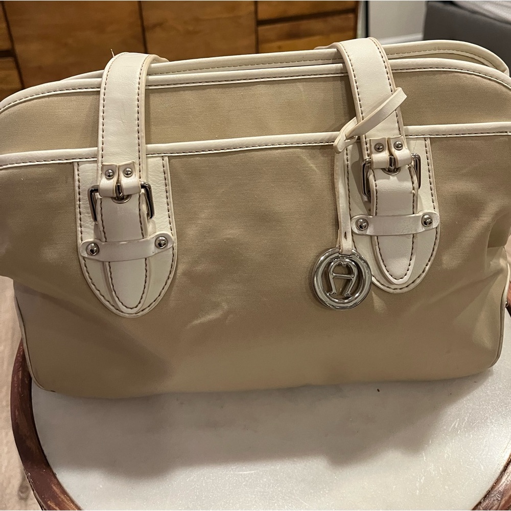 Vintage Etienne Aigner Cream and White Shoulder Bag